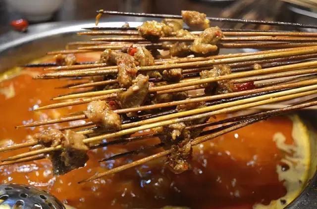 灌縣老媽麻辣串加盟，以食會友，開啟舌尖之旅